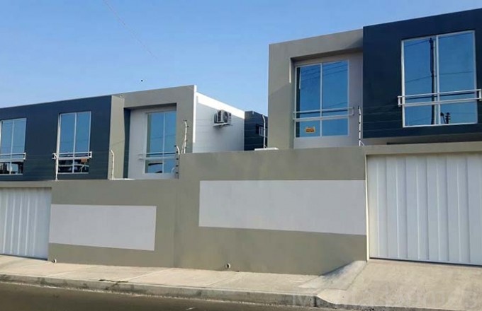 For rent house of 3 bedrooms in urbanization Nirvana