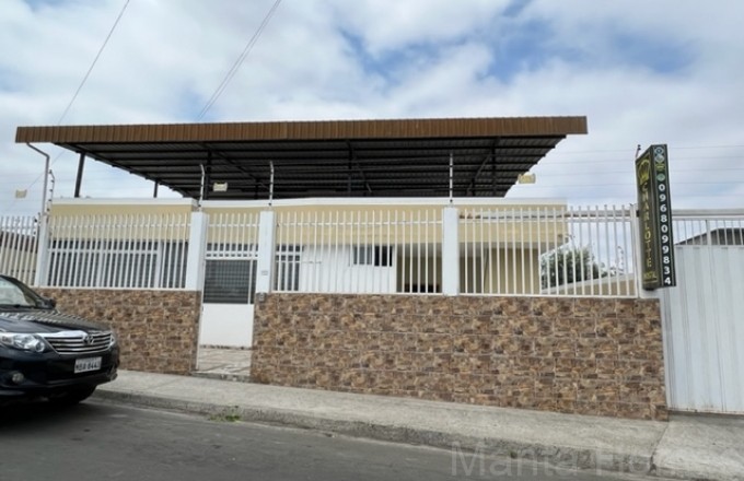 For sale or for rent Hause Hostal Charlotte, Manta